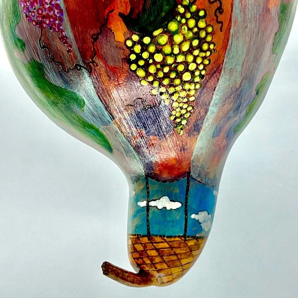 NEW Original Hot Air “ BALLOON of GRAPES ” Hand Crafted Gourd Art Wine Lovers - Picture 15 of 17